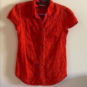 Eyelet red top